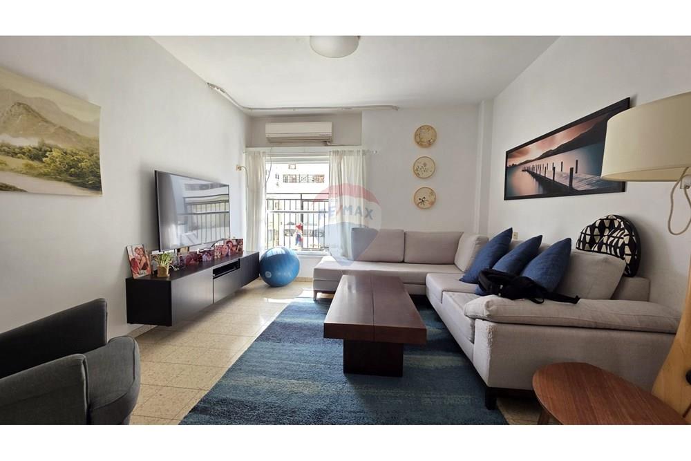 Apartment for Sale in Tel Aviv - Image 1