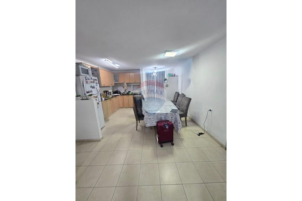 Apartment for Sale in Lod - Image 2