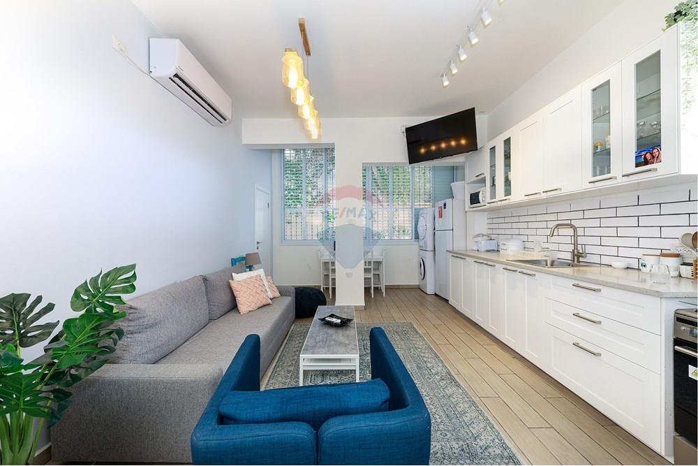 Apartment for Sale in Tel Aviv - Image 3