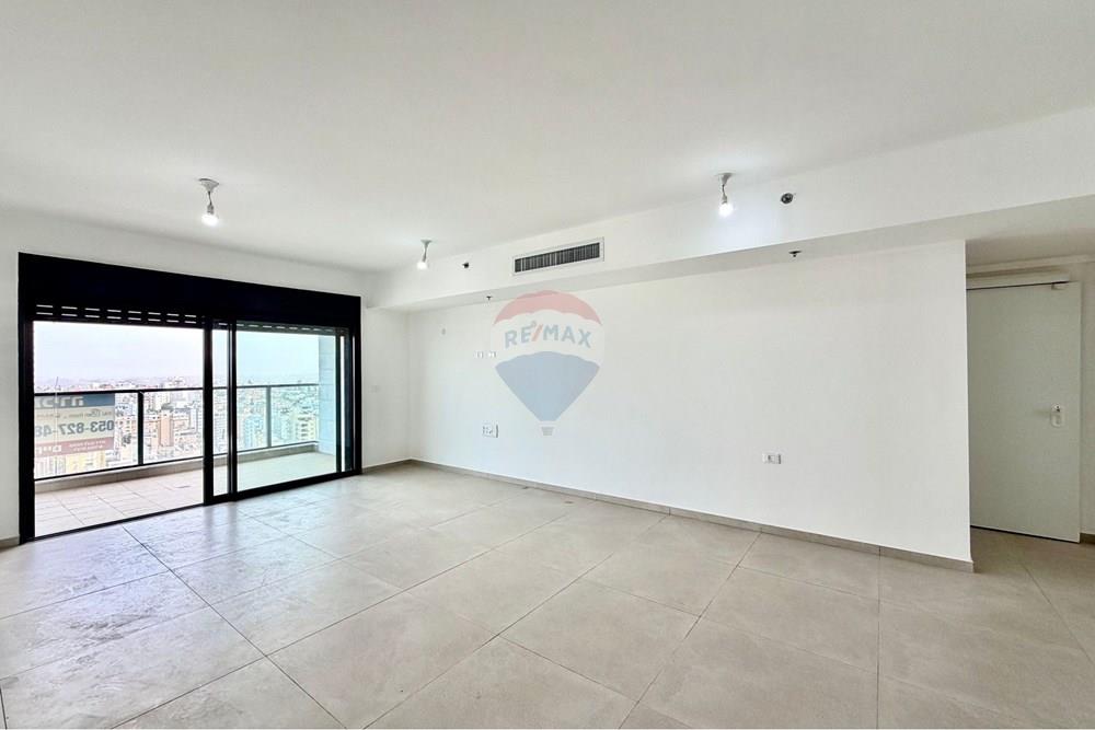 Apartment for Sale in Netanya - Image 2