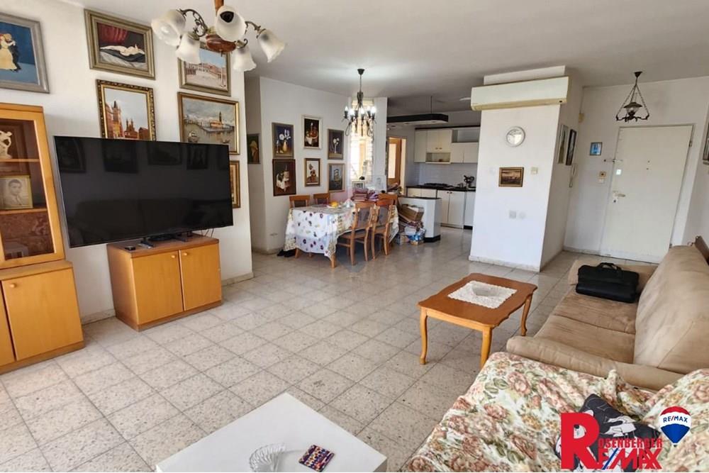 Apartment for Sale in Bat Yam - Image 1