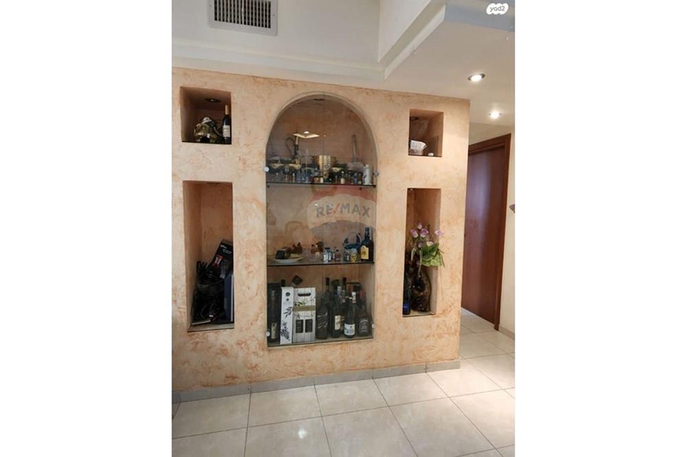 Apartment for Sale in Lod - Image 6