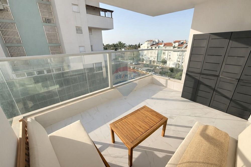 Apartment for Sale in Lod - Image 5