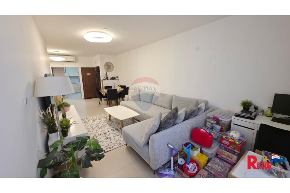 Apartment for Sale in Rishon LeZion - Image 1
