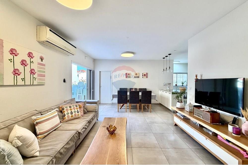 Apartment for Sale in Netanya - Image 2
