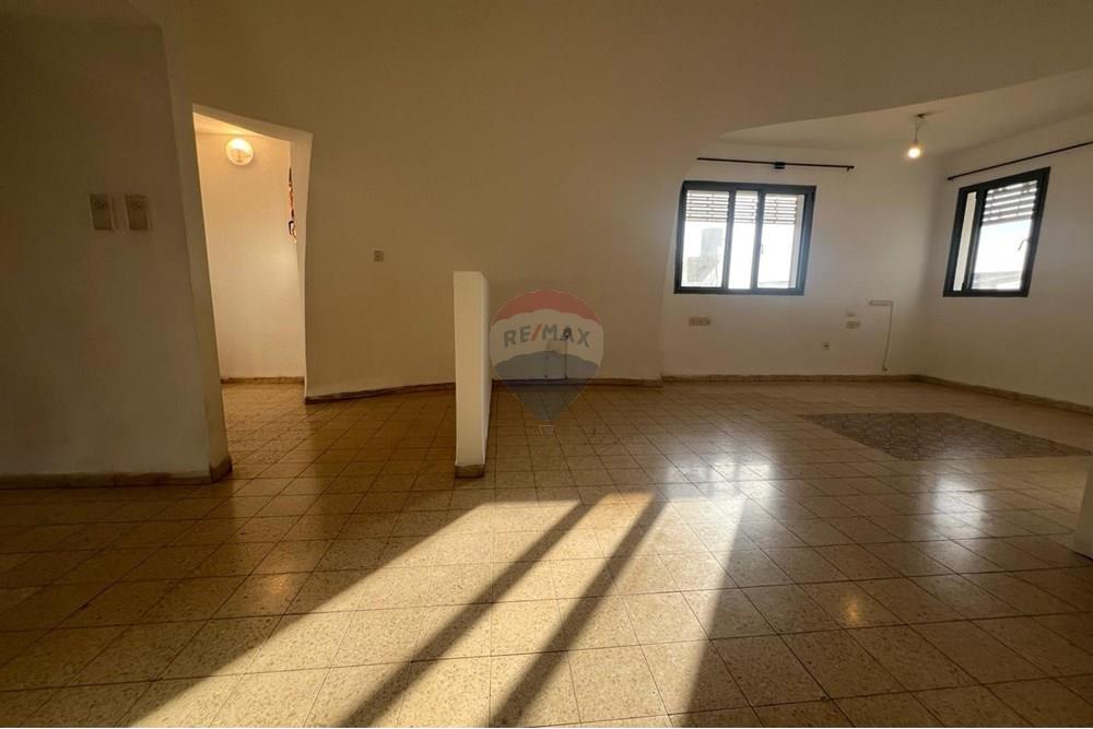 Condo for Sale in תל יוסף - Image 7