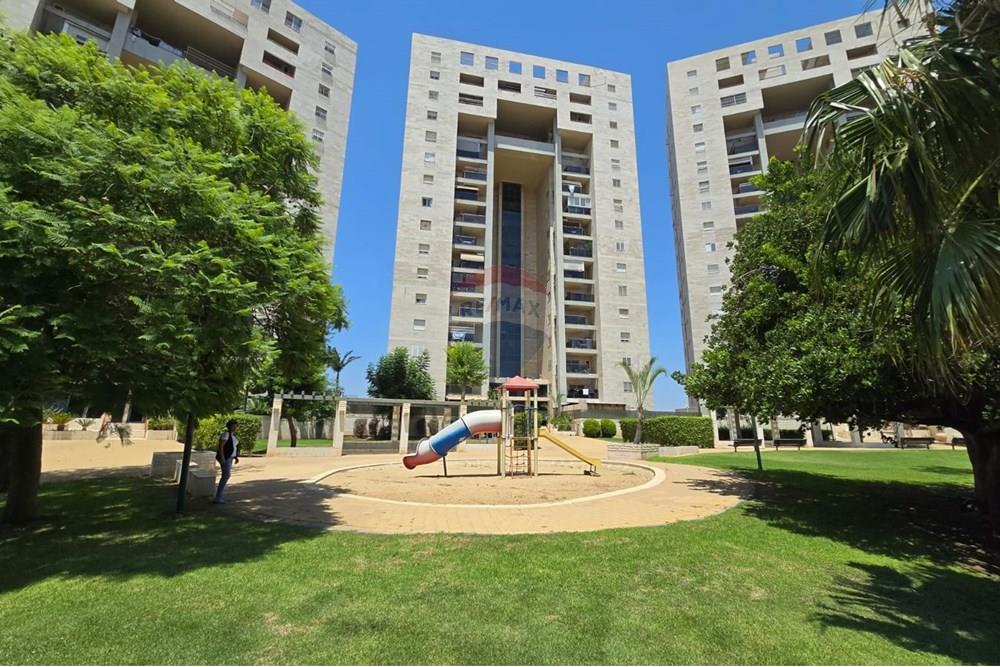 Apartment for Sale in קרית גת - Image 3