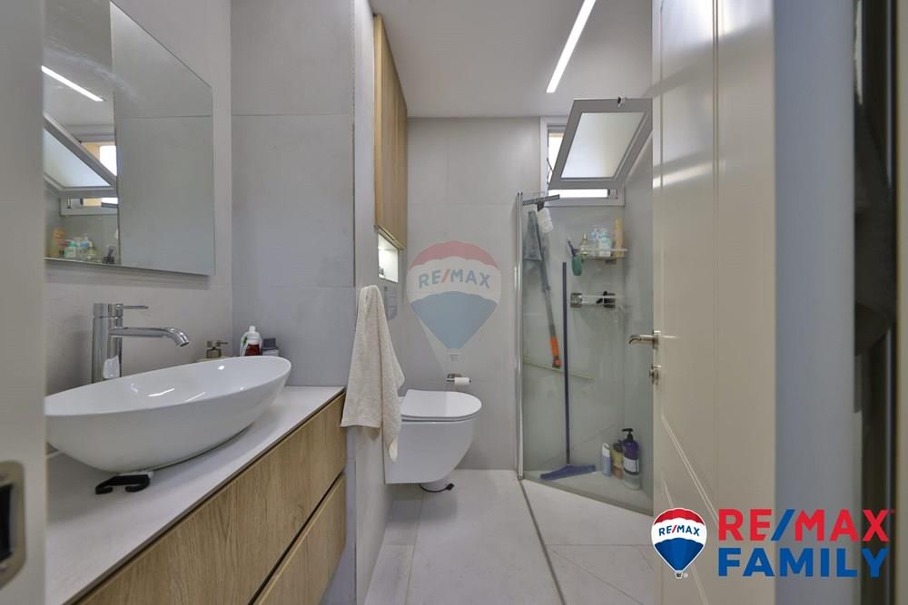 Apartment for Sale in קרית מוצקין - Image 6