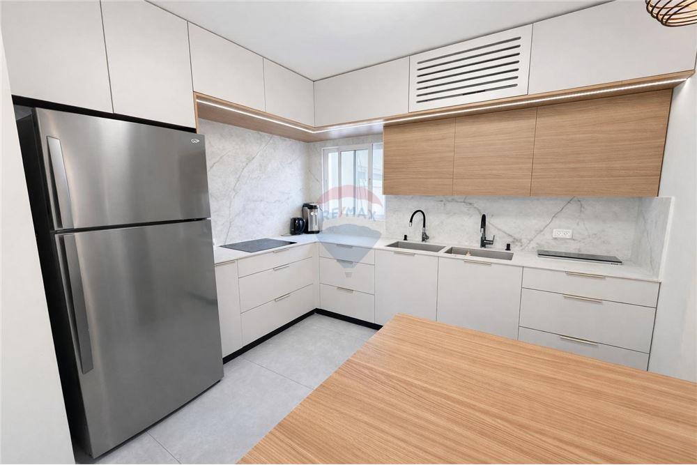 Apartment for Sale in Hadera - Image 3
