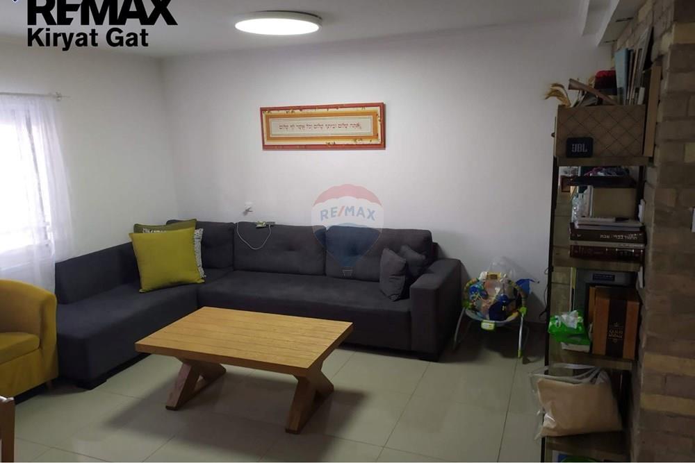 Apartment for Sale in קרית גת - Image 4