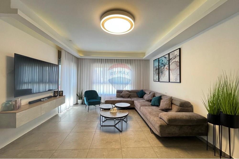 Apartment for Sale in מעלות - Image 2