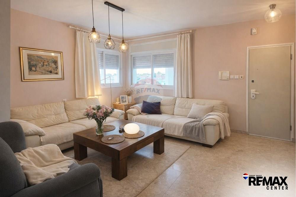 Apartment for Sale in Rishon LeZion - Image 1