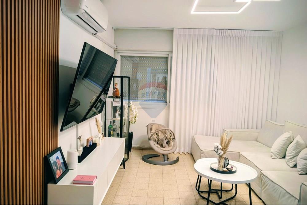 Apartment for Sale in Jerusalem - Image 2