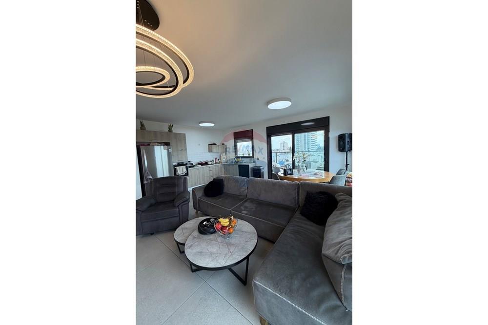 Apartment for Sale in Tel Aviv - Image 5