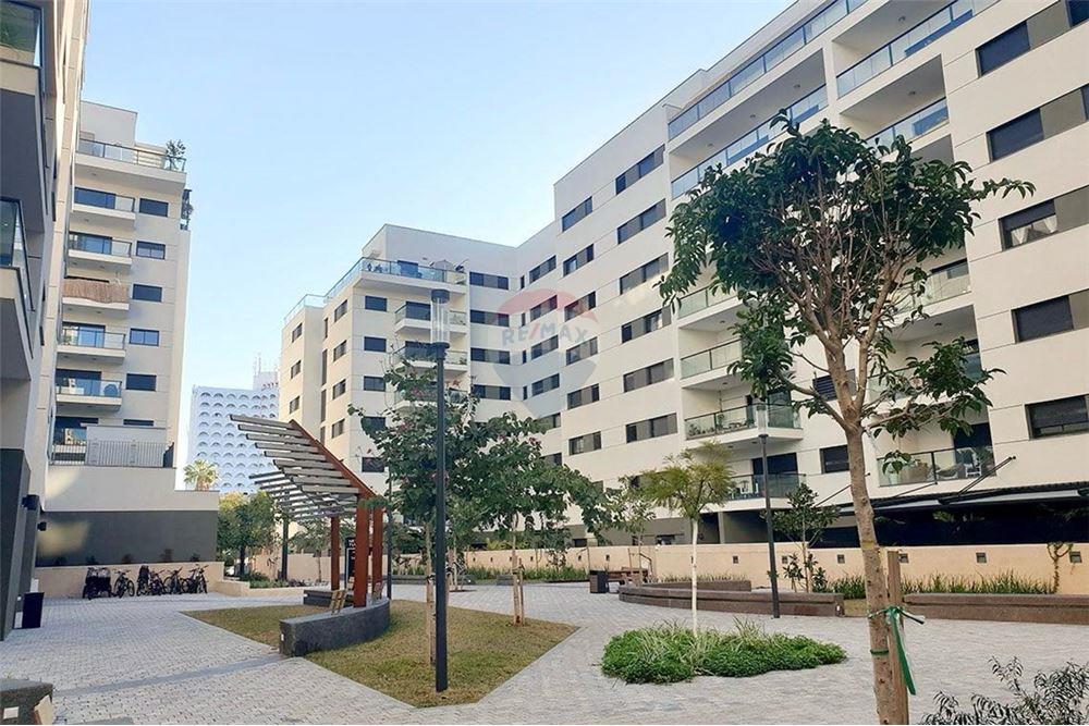 Apartment for Sale in Tel Aviv - Image 3