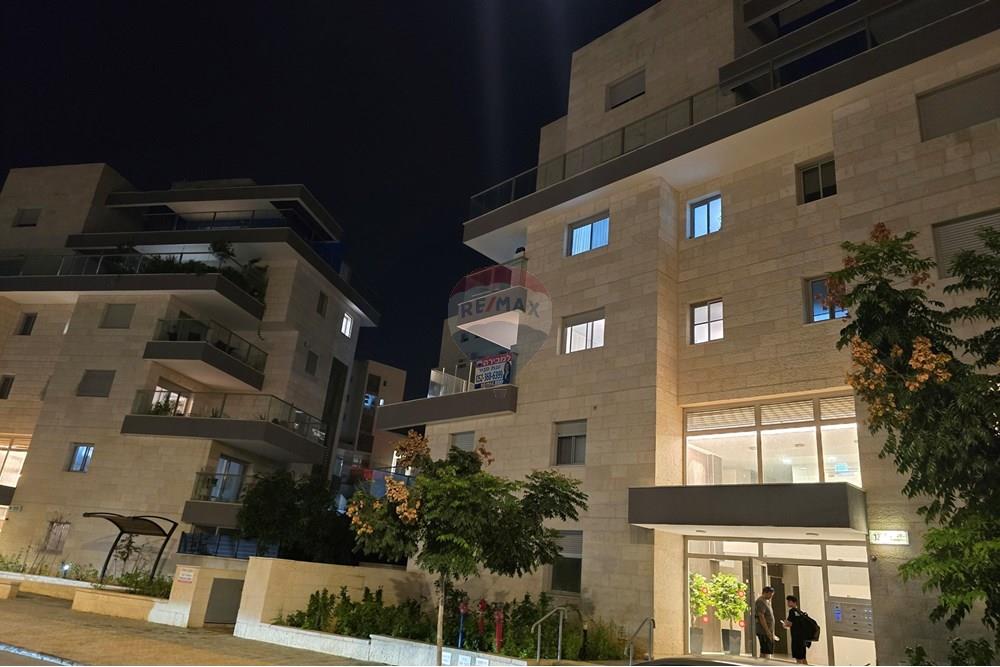 Apartment for Sale in Modi'in - Image 2