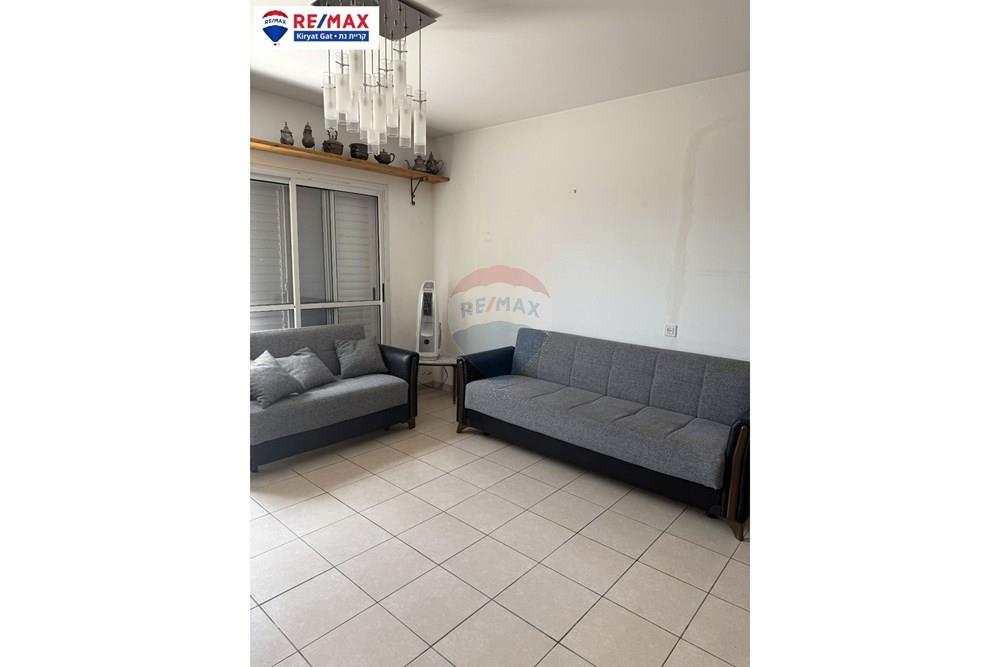 Apartment for Sale in קרית גת - Image 2