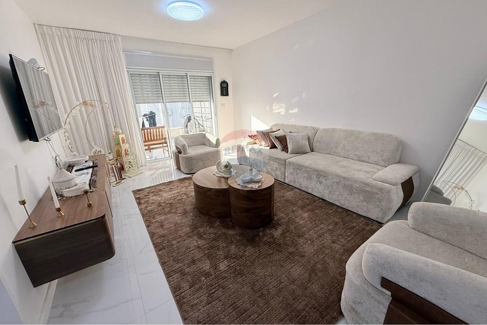 Apartment for Sale in Lod - Image 1