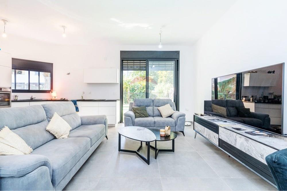 Apartment for Sale in Hadera - Image 6
