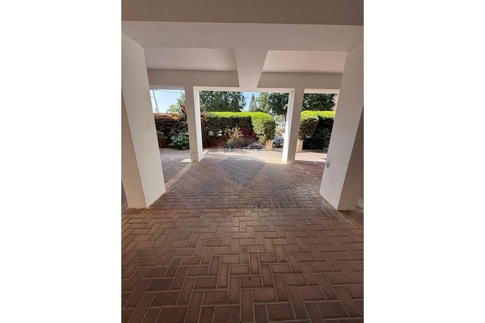 Apartment for Sale in Petah Tikva - Image 6