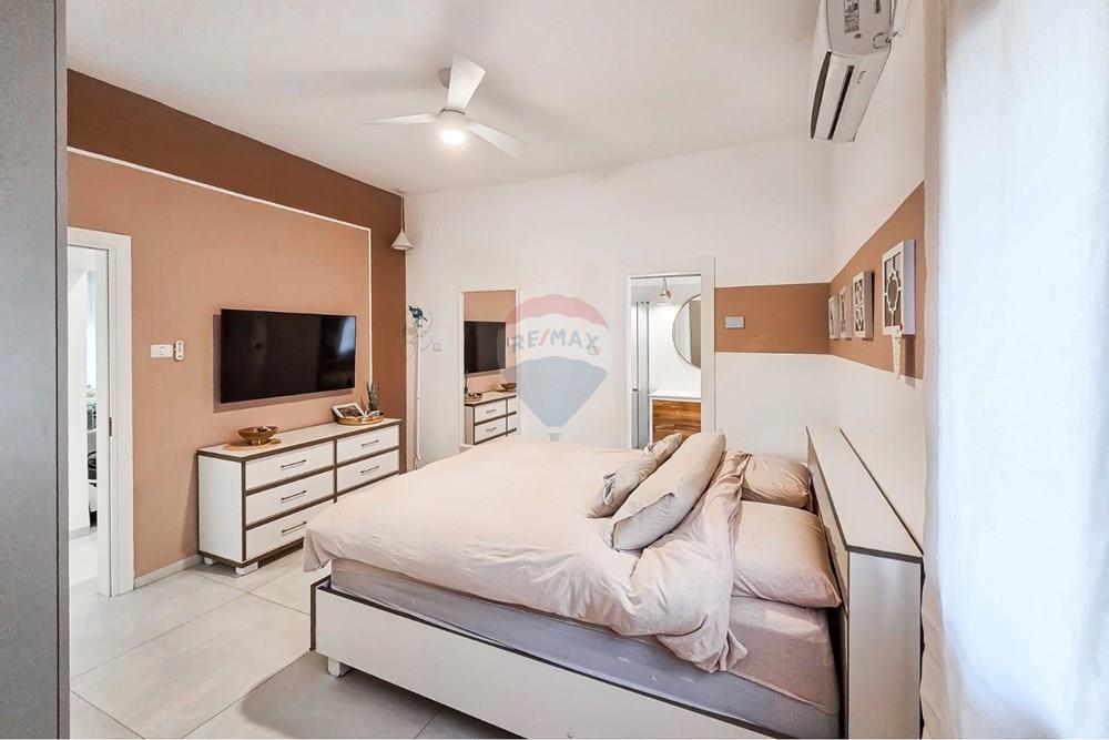 Apartment for Sale in קרית מוצקין - Image 6