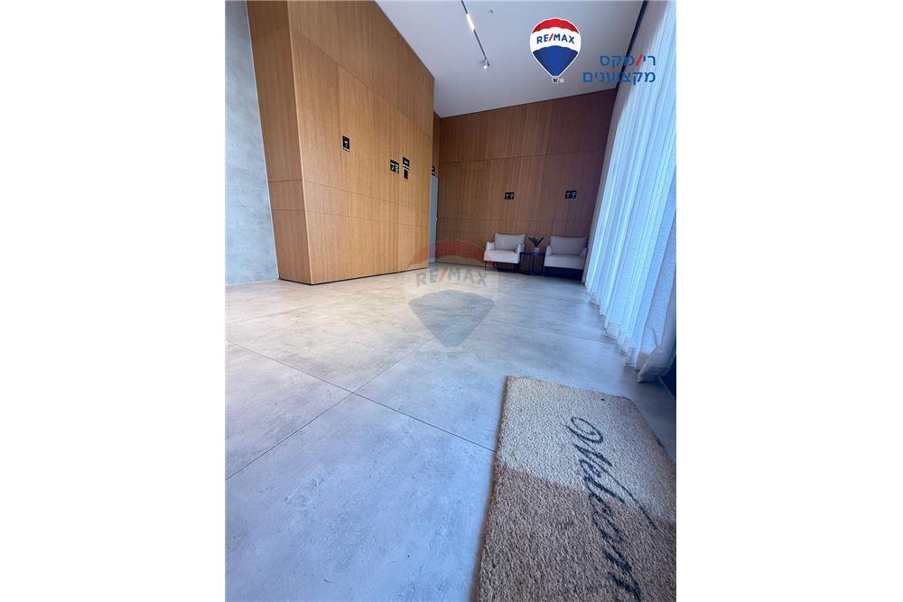 Apartment for Sale in Hadera - Image 4