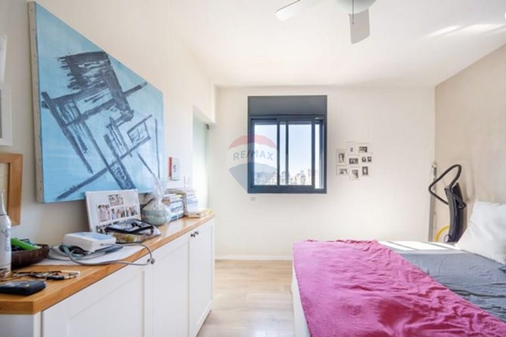 Apartment for Sale in Ramat Gan - Image 3