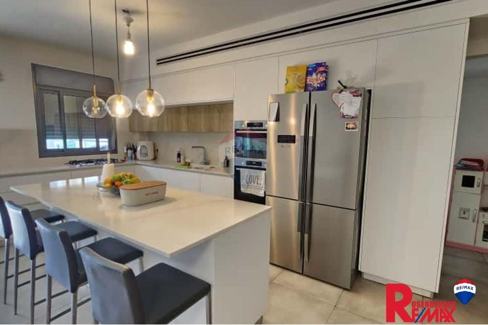 Apartment for Sale in Rishon LeZion - Image 5