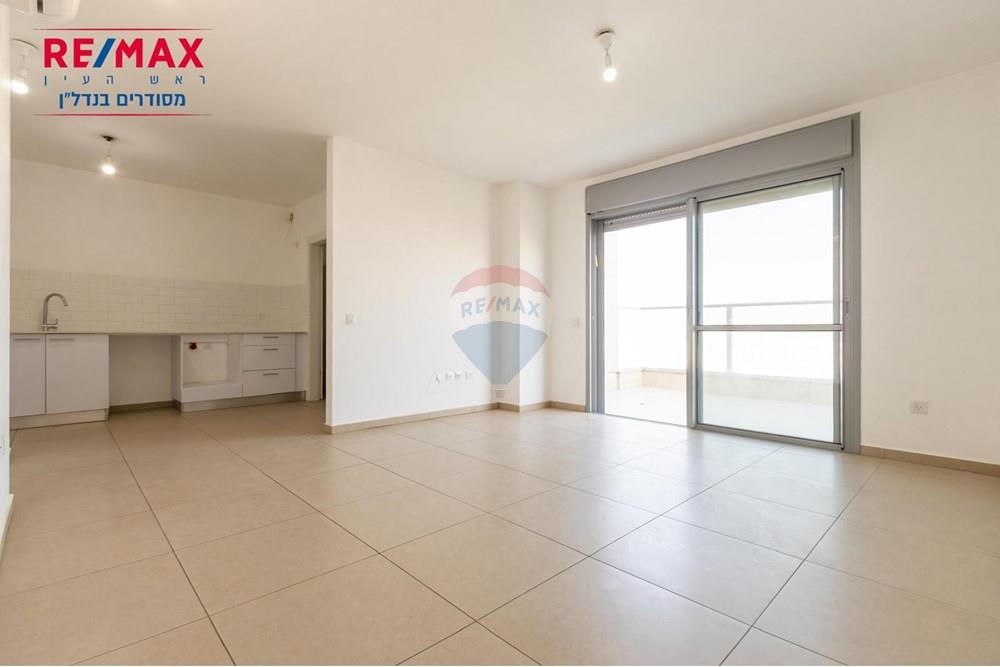 Apartment for Sale in ראש העין - Image 1