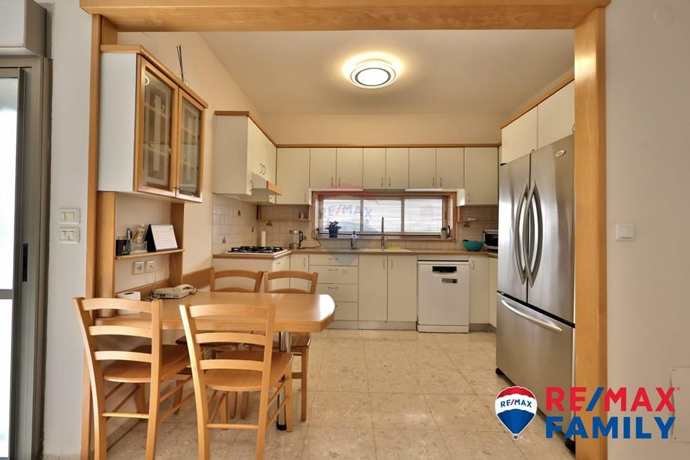 Apartment for Sale in קרית מוצקין - Image 2