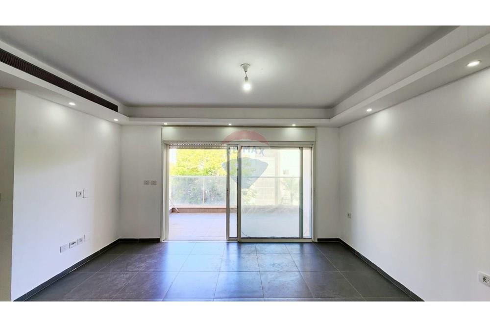 Apartment for Sale in Nahariya - Image 2