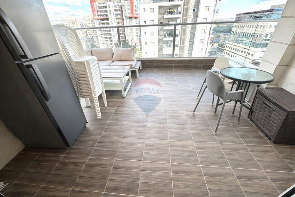 Apartment for Sale in Yehud - Image 3