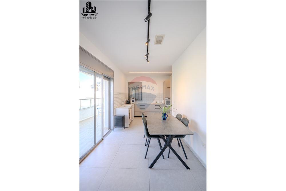 Apartment for Sale in Tel Aviv - Image 4