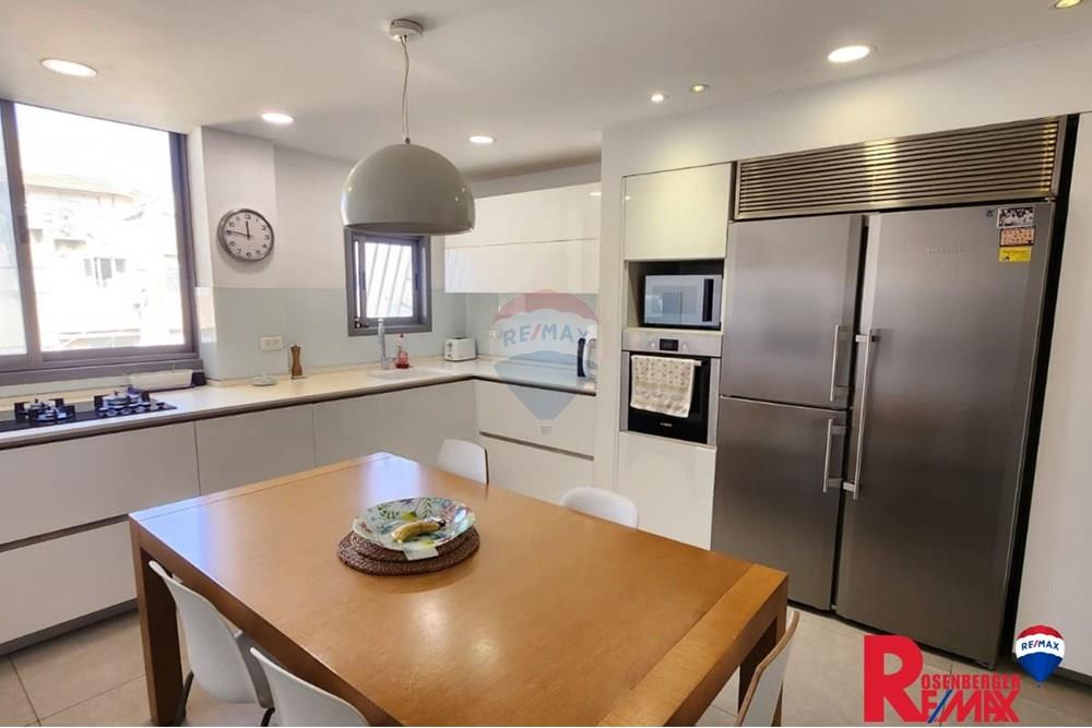 Apartment for Sale in Holon - Image 5