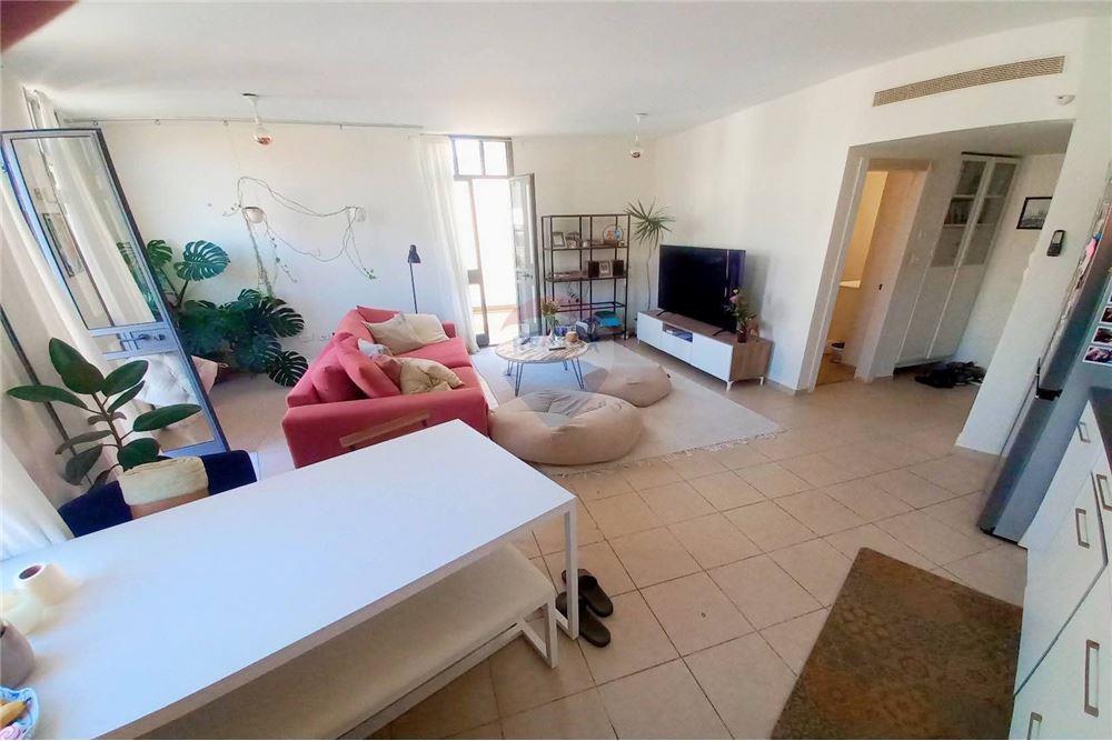 Apartment for Sale in Tel Aviv - Image 3