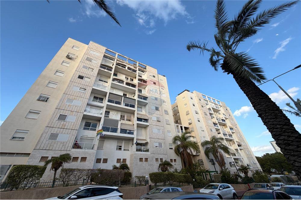 Apartment for Sale in Tel Aviv - Image 1