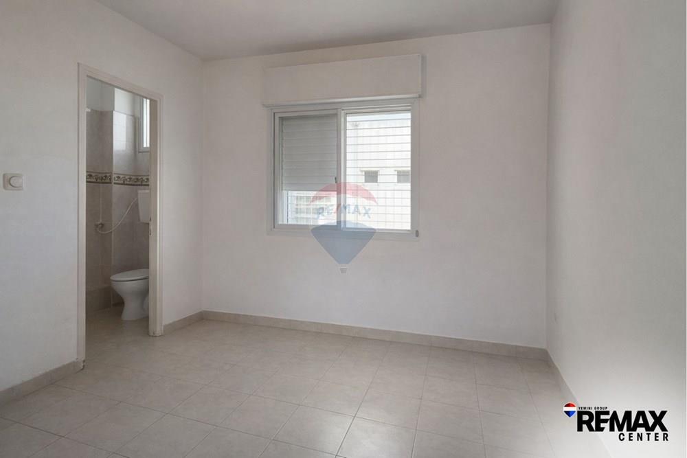 Apartment for Sale in Bat Yam - Image 7