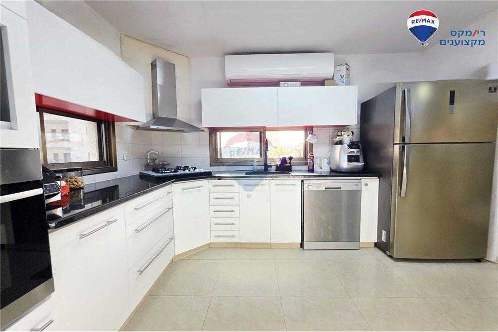 Apartment for Sale in Hadera - Image 6