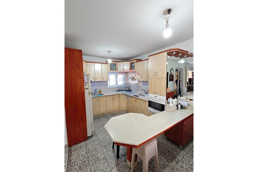 Apartment for Sale in Lod - Image 4