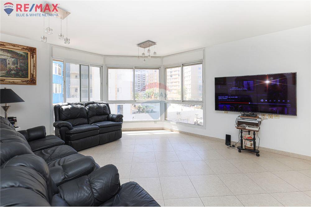 Apartment for Sale in Netanya - Image 4