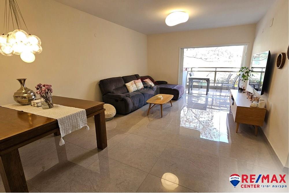 Apartment for Sale in Holon - Image 3