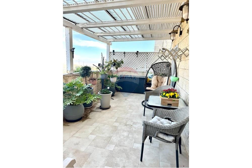 Apartment for Sale in Jerusalem - Image 1