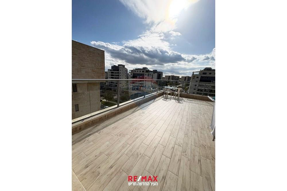Apartment for Sale in חריש - Image 1