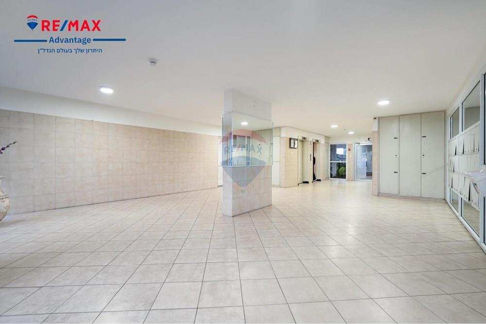 Apartment for Sale in Bat Yam - Image 6