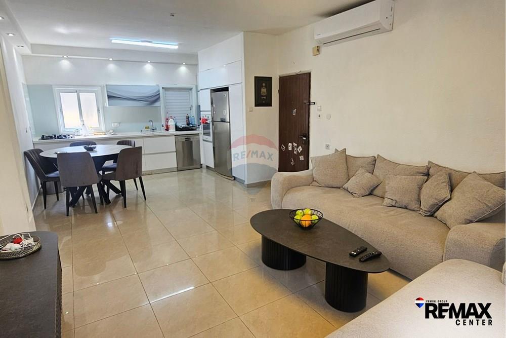 Apartment for Sale in Holon - Image 4