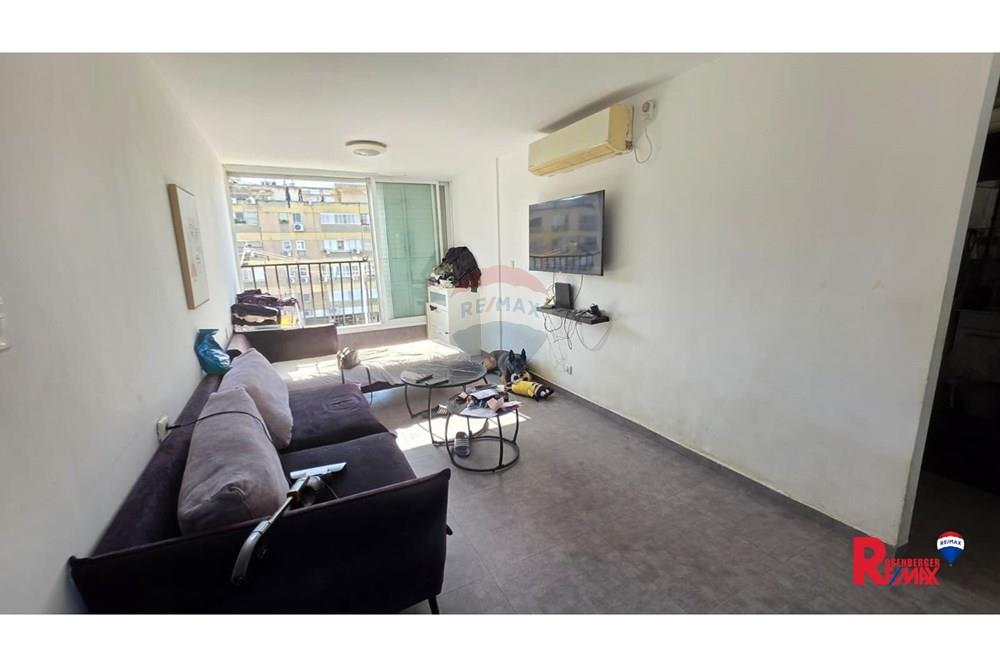 Apartment for Sale in Bat Yam - Image 2