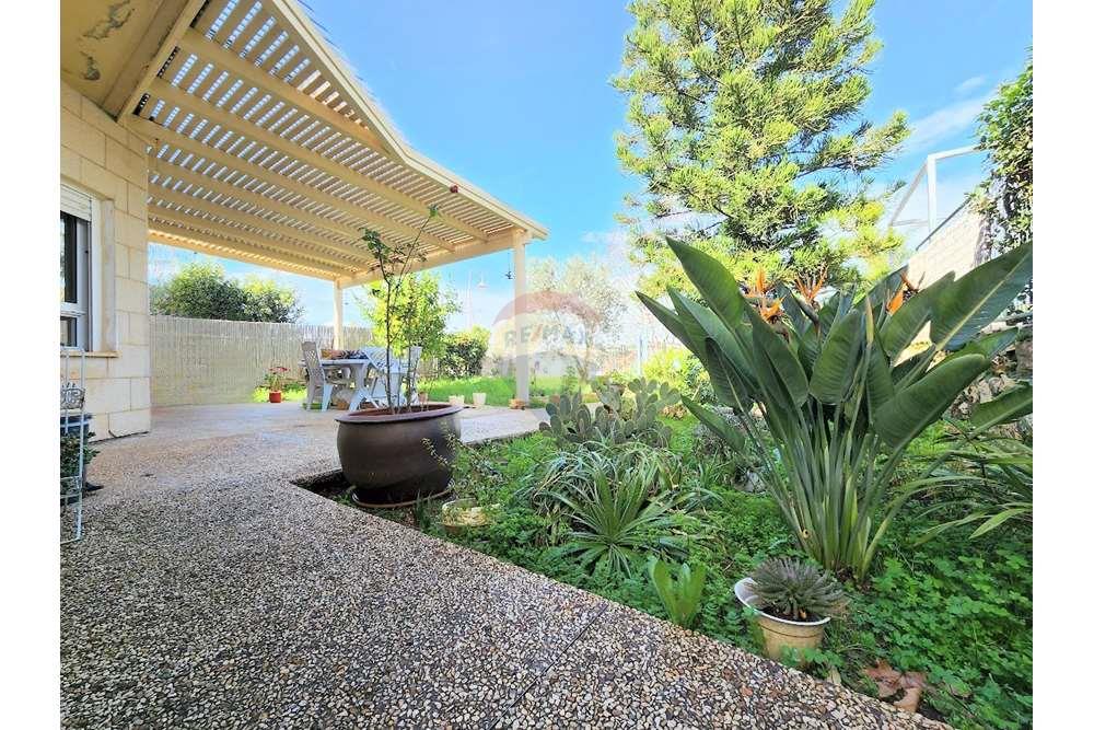 Condo for Sale in מעלות - Image 3