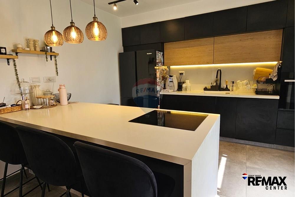 Apartment for Sale in Holon - Image 2