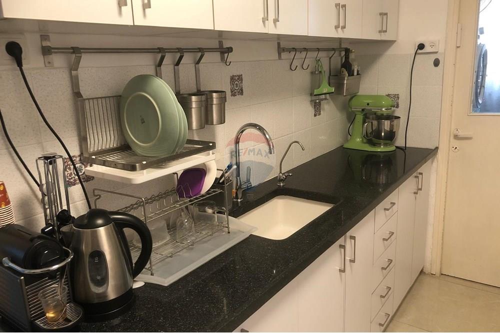 Apartment for Sale in Yehud - Image 3