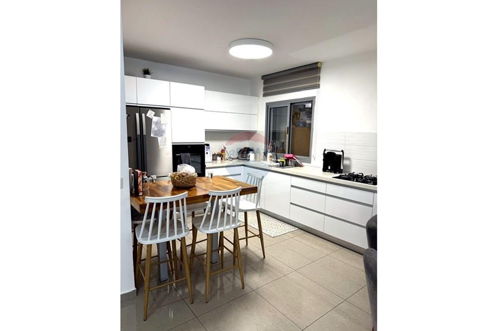 Apartment for Sale in Ashkelon - Image 4